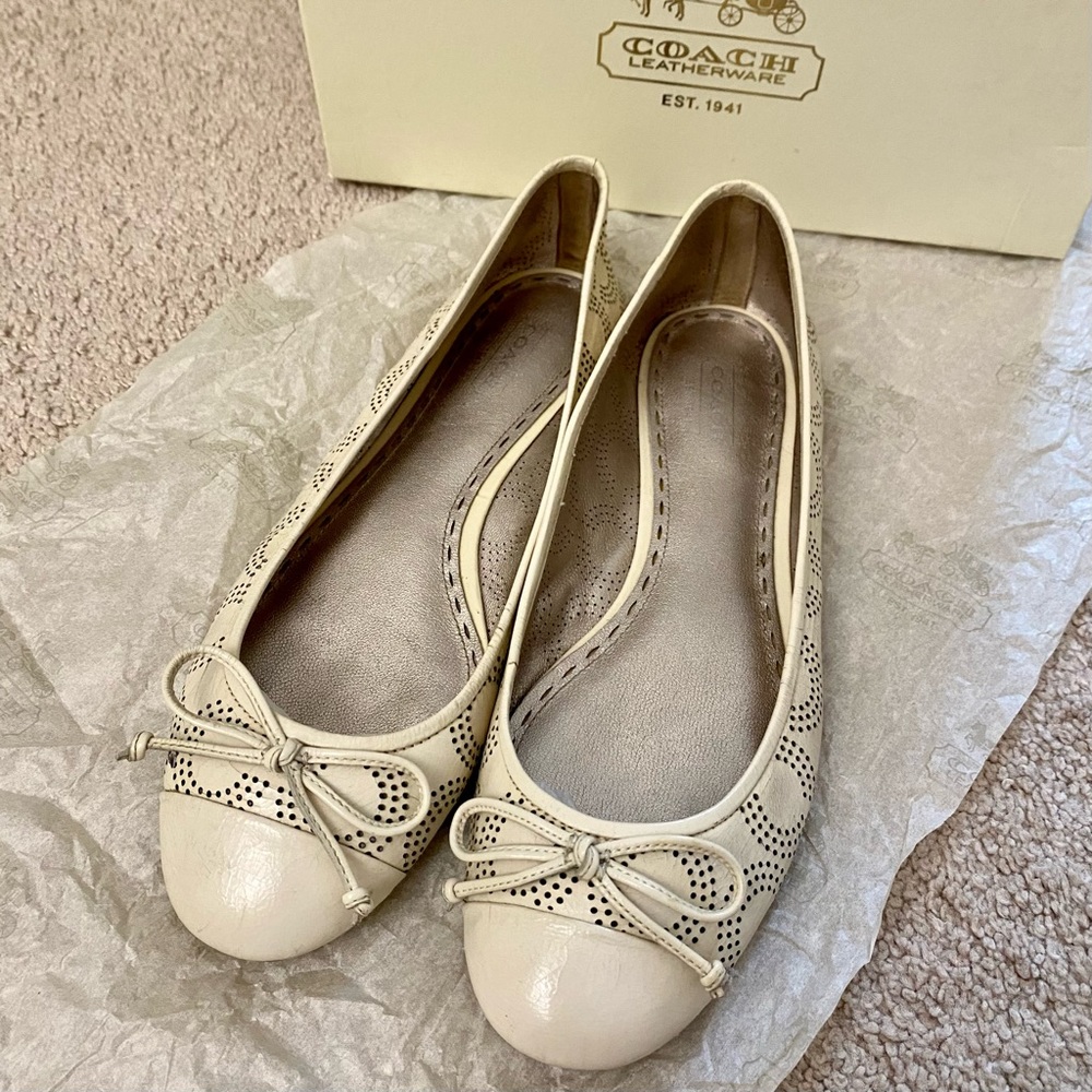 Coach patent leather flats, very cute!